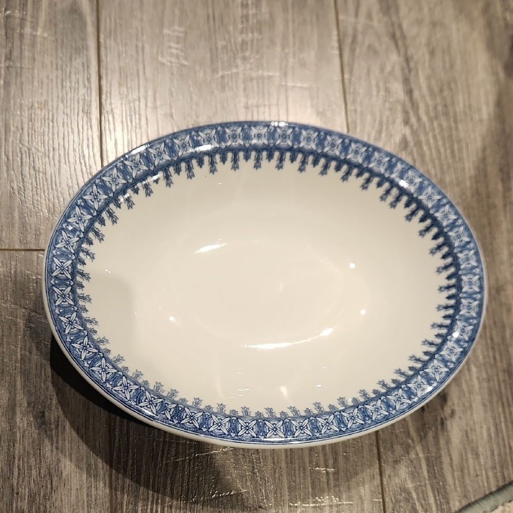 EUC Vintage Shenango China Elegant Blue and White Ceramic Serving Bowl